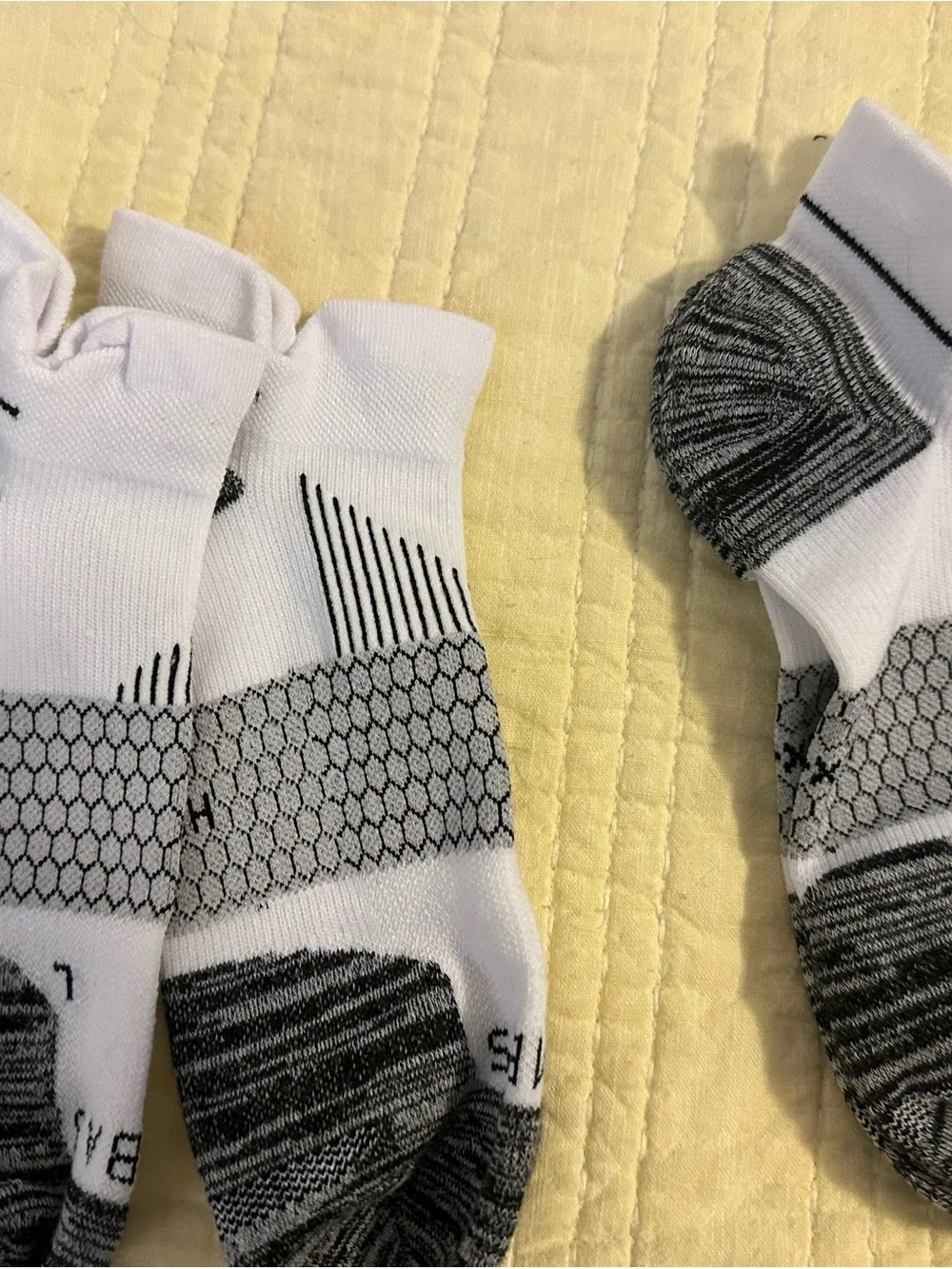 Bombas White & Gray 2 pr Large Men's Athletic Ankle Socks